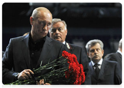 Prime Minister Vladimir Putin arrives in Yaroslavl to attend a memorial service for the members of the Lokomotiv Yaroslavl ice hockey team killed in a plane crash|10 september, 2011|14:22