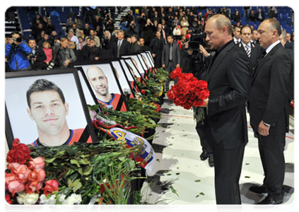 Prime Minister Vladimir Putin arrives in Yaroslavl to attend a memorial service for the members of the Lokomotiv Yaroslavl ice hockey team killed in a plane crash|10 september, 2011|14:22