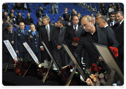 Prime Minister Vladimir Putin arrives in Yaroslavl to attend a memorial service for the members of the Lokomotiv Yaroslavl ice hockey team killed in a plane crash|10 september, 2011|14:22