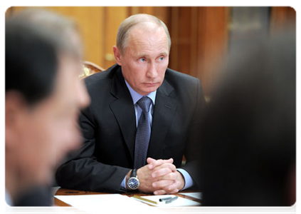 Prime Minister Vladimir Putin chairs a meeting on flight safety in civil aviation|12 september, 2011|17:48