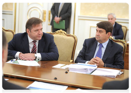 Minister of Energy Sergei Shmatko and Minister of Transport Igor Levitin at a Government Presidium meeting|13 september, 2011|16:41