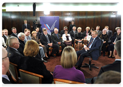 Prime Minister Vladimir Putin meeting with parliamentary candidates after primary voting|14 september, 2011|15:35