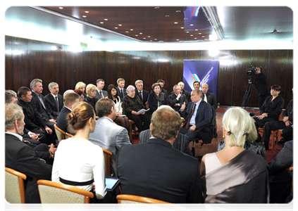 Prime Minister Vladimir Putin meeting with parliamentary candidates after primary voting|14 september, 2011|15:35