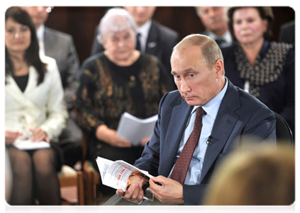 Prime Minister Vladimir Putin meeting with parliamentary candidates after primary voting|14 september, 2011|15:35