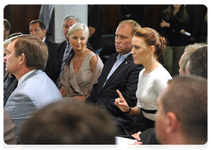 Parliamentary candidates after the primary vote at a meeting with Prime Minister Vladimir Putin|14 september, 2011|16:03