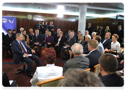 Prime Minister Vladimir Putin meeting with parliamentary candidates after primary voting|14 september, 2011|16:03