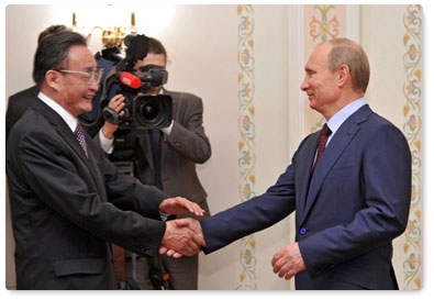 Prime Minister Vladimir Putin meets with Wu Bangguo, Chairman of the Standing Committee of the National People's Congress of China