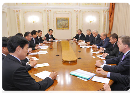 Prime Minister Vladimir Putin meets with Wu Bangguo, Chairman of the Standing Committee of China’s National People's Congress|14 september, 2011|21:04