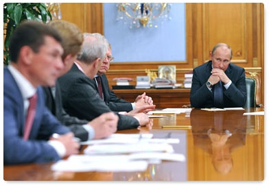 Prime Minister Vladimir Putin holds a meeting on the results of his talk with the participants of the national primary elections