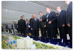 Prime Minister Vladimir Putin arrived at the X International Investment Forum in Sochi and visited innovation project displays from various regions