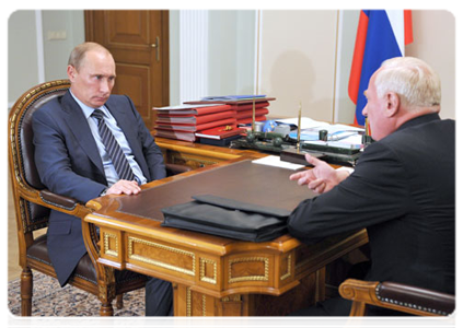 Prime Minister Vladimir Putin holds a meeting with Tomsk Region Governor Viktor Kress|17 september, 2011|11:45