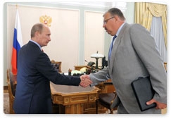 Prime Minister Vladimir Putin meets with Head of the Federal Customs Service Andrei Belyaninov