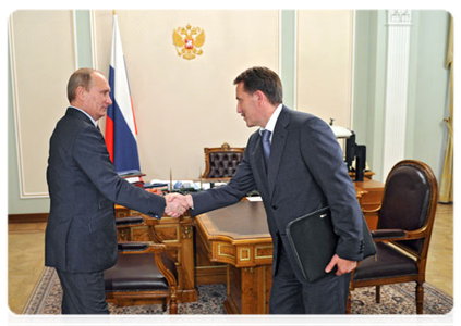 Prime Minister Vladimir Putin meets with Voronezh Region Governor Alexei Gordeyev|20 september, 2011|16:30