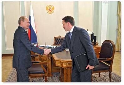 Prime Minister Vladimir Putin meets with Voronezh Region Governor Alexei Gordeyev