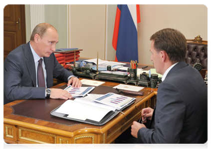 Prime Minister Vladimir Putin meets with Voronezh Region Governor Alexei Gordeyev|20 september, 2011|16:30