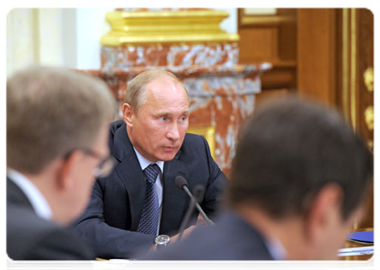 Prime Minister Vladimir Putin at a Government meeting|21 september, 2011|19:11