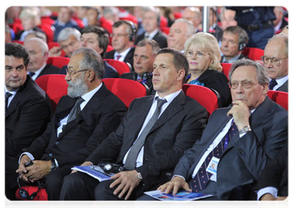Minister of Natural Resources and Environment Yury Trutnev and Artur Chilingarov, a polar explorer and first deputy leader of the United Russia party in the State Duma, at the second International Arctic Forum “The Arctic – Territory of Dialogue”|22 september, 2011|17:47