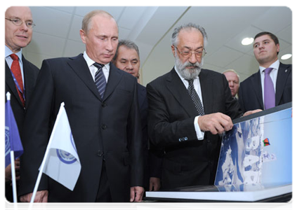 Prime Minister Vladimir Putin visiting an exhibition of the Russian Geographical Society devoted to the Arctic and the International Arctic Forum during his trip to Arkhangelsk|22 september, 2011|17:48