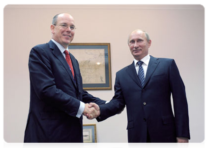 Prime Minister Vladimir Putin with ruling Prince Albert II of Monaco at the International Arctic Forum in Archangelsk|22 september, 2011|18:27