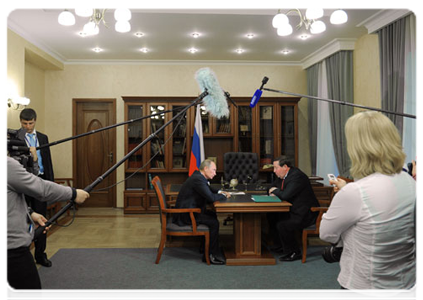 Председатель Правительства Российской Федерации В.В.Путин провёл рабочую встречу с губернатором Архангельской области И.Ф.Михальчуком|22 сентября, 2011|19:40