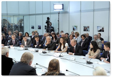 Prime Minister Vladimir Putin takes part in the United Russia conference session “Civil Society: Partnership and Justice”