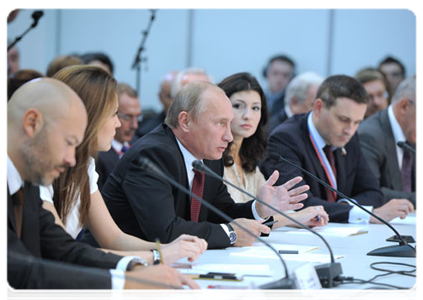 Prime Minister Vladimir Putin taking part in the United Russia conference session “Civil Society: Partnership and Justice”|23 september, 2011|15:10