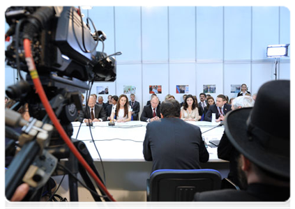 Prime Minister Vladimir Putin taking part in the United Russia conference session “Civil Society: Partnership and Justice”|23 september, 2011|15:10