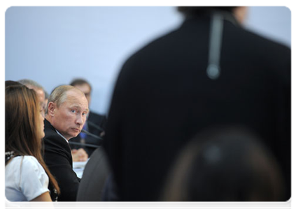 Prime Minister Vladimir Putin taking part in the United Russia conference session “Civil Society: Partnership and Justice”|23 september, 2011|16:12