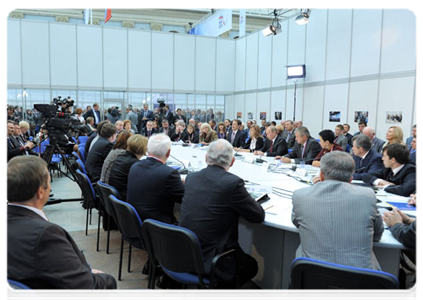 Prime Minister Vladimir Putin taking part in the United Russia conference session “Social Policy: New Standards”|23 september, 2011|16:13