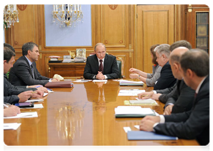 Prime Minister Vladimir Putin chairs at a conference on the provision of state services for the public|26 september, 2011|11:57