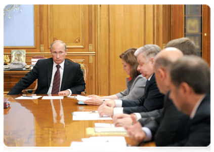 Prime Minister Vladimir Putin chairs at a conference on the provision of state services for the public|26 september, 2011|11:57