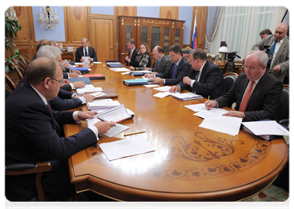 Prime Minister Vladimir Putin at a meeting of the Vneshekonombank (VEB) Supervisory Board|27 september, 2011|20:48