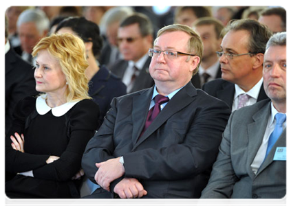 President of the Russian Book Union and chairman of the Russian Audit Chamber Sergei Stepashin and novelist Darya Dontsova (Agrippina Dontsova)|28 september, 2011|15:39