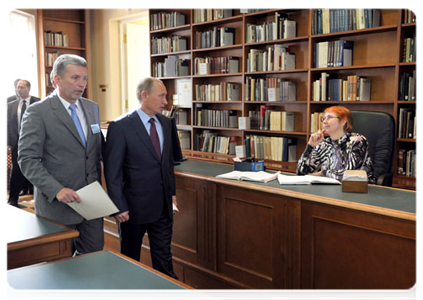 Prime Minister Vladimir Putin at the Russian State Library in Pashkov House before speaking at a conference of the Russian Book Union held there|28 september, 2011|15:52