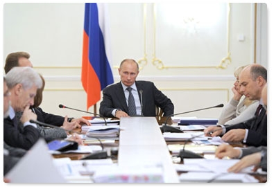 Prime Minister Vladimir Putin holds a meeting on improving legislation on state and municipal purchases and forming a federal contract system