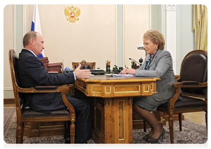 Prime Minister Vladimir Putin at a meeting with Federation Council Chairperson Valentina Matviyenko|29 september, 2011|19:22