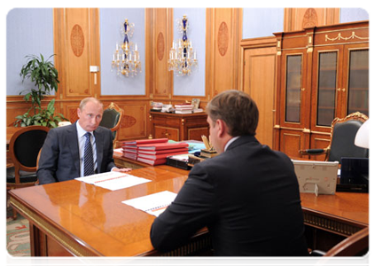 Prime Minister Vladimir Putin meets with Governor of the Tver Region Andrei Shevelyov|3 september, 2011|12:49