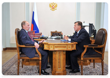 Prime Minister Vladimir Putin meets with First Deputy Prime Minister Viktor Zubkov|30 september, 2011|12:00