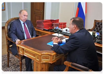 Prime Minister Vladimir Putin meets with First Deputy Prime Minister Viktor Zubkov|30 september, 2011|11:31