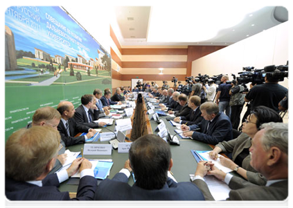 Prime Minister Vladimir Putin at a meeting On the Development of the Far Eastern Federal University and the Legacy of the APEC Summit in Vladivostok|8 september, 2011|15:45