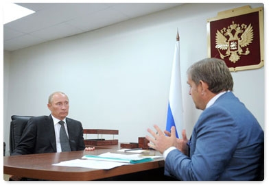 Prime Minister Vladimir Putin meets with Primorye Territory Governor Sergei Darkin