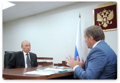 Prime Minister Vladimir Putin meets with Primorye Territory Governor Sergei Darkin