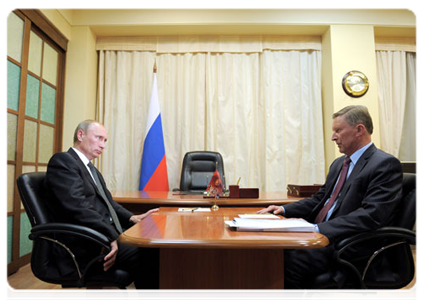 Prime Minister Vladimir Putin meeting with Deputy Prime Minister Sergei Ivanov|8 september, 2011|19:58