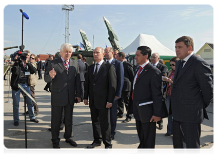 Prime Minister Vladimir Putin at the 8th International Exhibition of Arms and Military Equipment (REA 2011) in Nizhny Tagil|9 september, 2011|15:02