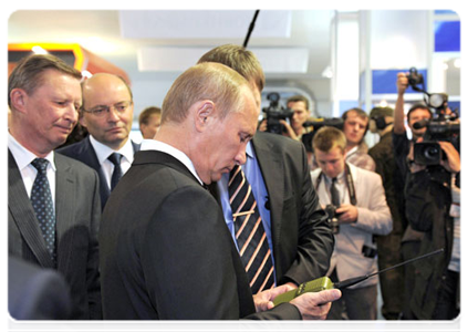 Prime Minister Vladimir Putin at the 8th International Exhibition of Arms and Military Equipment (REA 2011) in Nizhny Tagil|9 september, 2011|15:02
