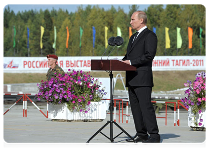 Prime Minister Vladimir Putin addresses attendees of the 8th International Exhibition of Arms, Military Equipment and Ammunition in Nizhny Tagil|9 september, 2011|15:42