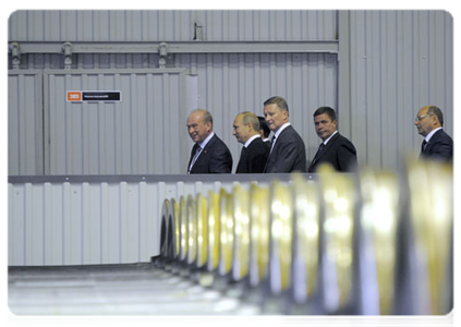 Prime Minister Vladimir Putin visiting Uralvagonzavod in Nizhny Tagil|9 september, 2011|17:31