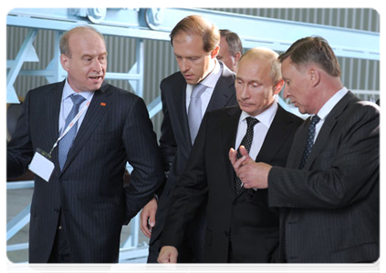 Prime Minister Vladimir Putin visiting Uralvagonzavod in Nizhny Tagil|9 september, 2011|17:31