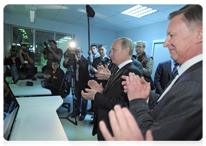 Prime Minister Vladimir Putin visiting Uralvagonzavod in Nizhny Tagil|9 september, 2011|17:31