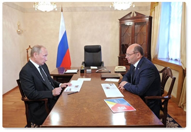 Prime Minister Vladimir Putin holds a working meeting with Sverdlovsk Region Governor Alexander Misharin